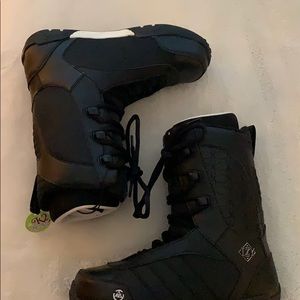 NWT K2 snowboard boots